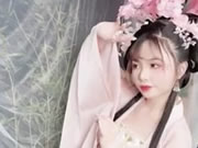 สาวจีนน่ารักถ่ายรูป