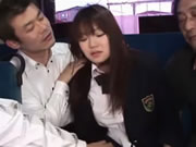สาวญี่ปุ่นถูกบังคับให้สนุกสนานกันอย่างเป็นบ้าเป็นหลังบนรถบัส